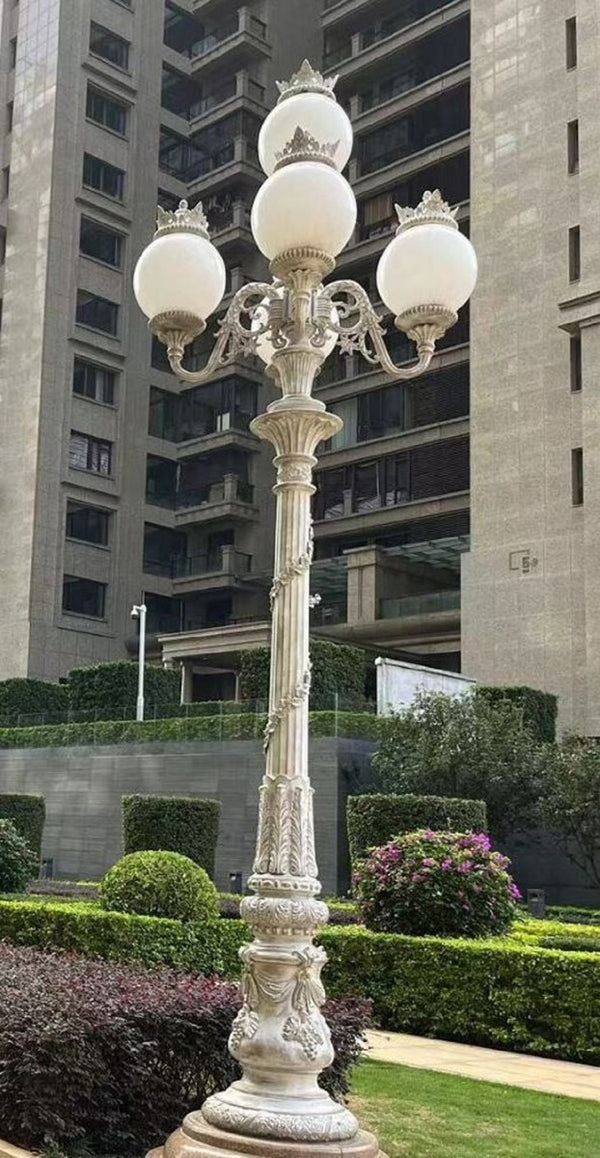 Casa Padrino baroque street lamp antique white / white Ø 143 x H. 446 cm