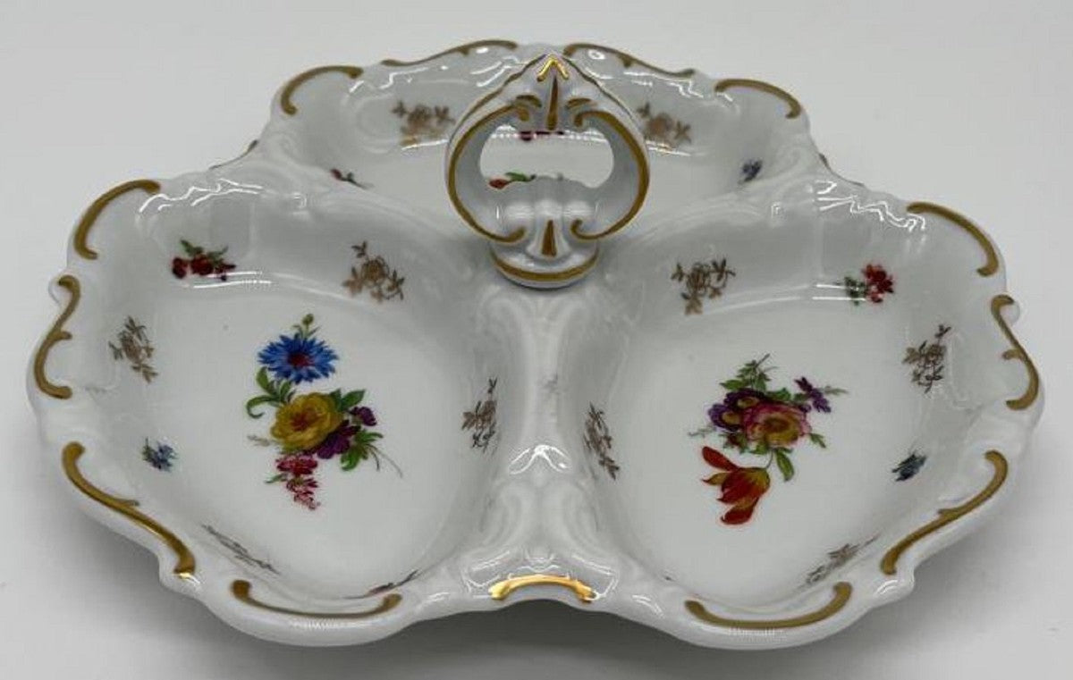 Casa Padrino Luxus Barock Porzellan Servierschale mit Tragegriff Weiß / Mehrfarbig / Gold Ø 25 cm - Nuss & Gebäck Schale - Luxus Barock Accessoires - Reichenbach Porzellan - Made in Germany